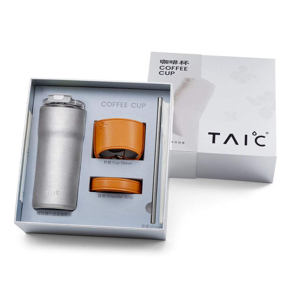 Четыре цвета дорожной кофейной кружки TAIC из чистого титана показаны вместе