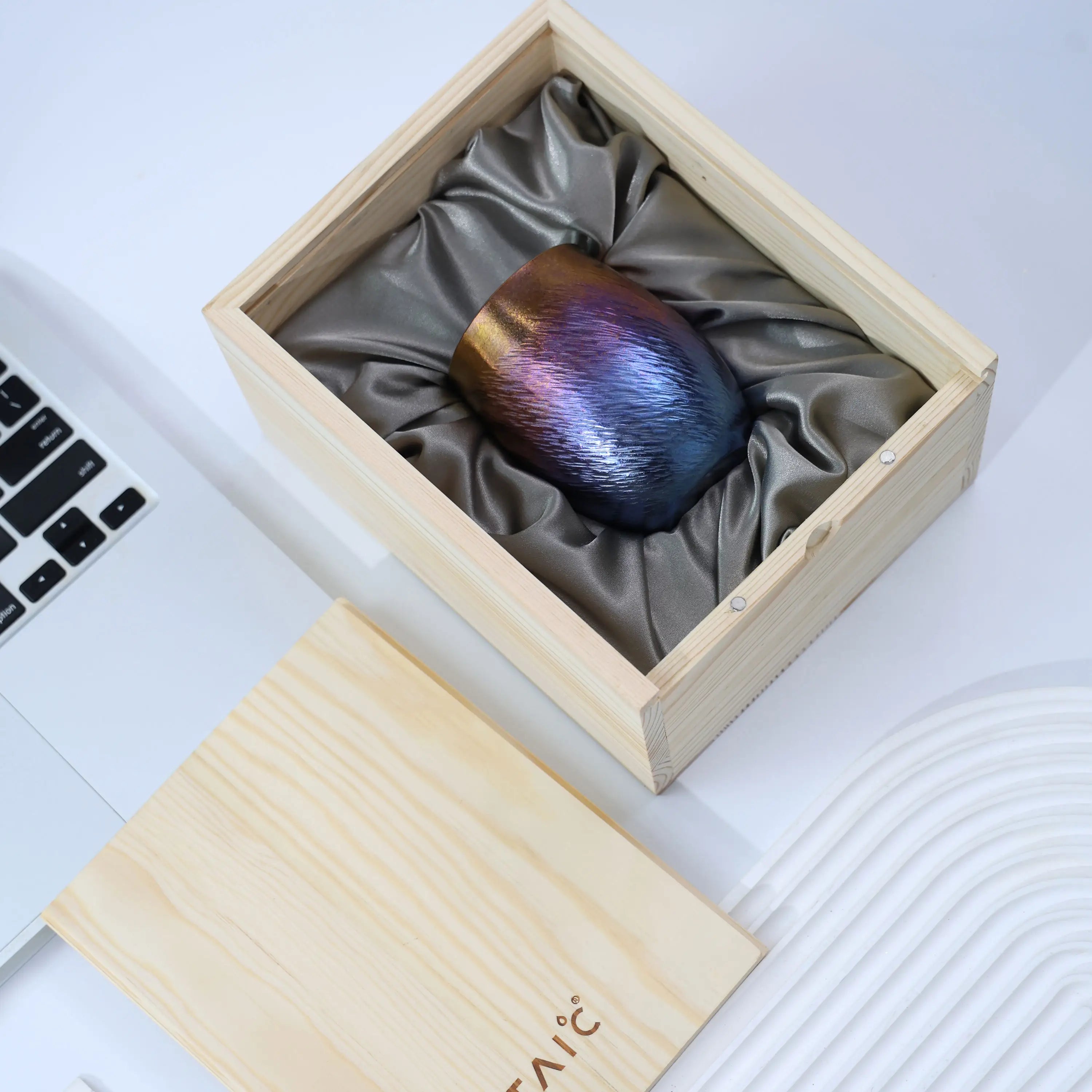 TITANIUM ARTISTRY NEBULA ROUND CUP