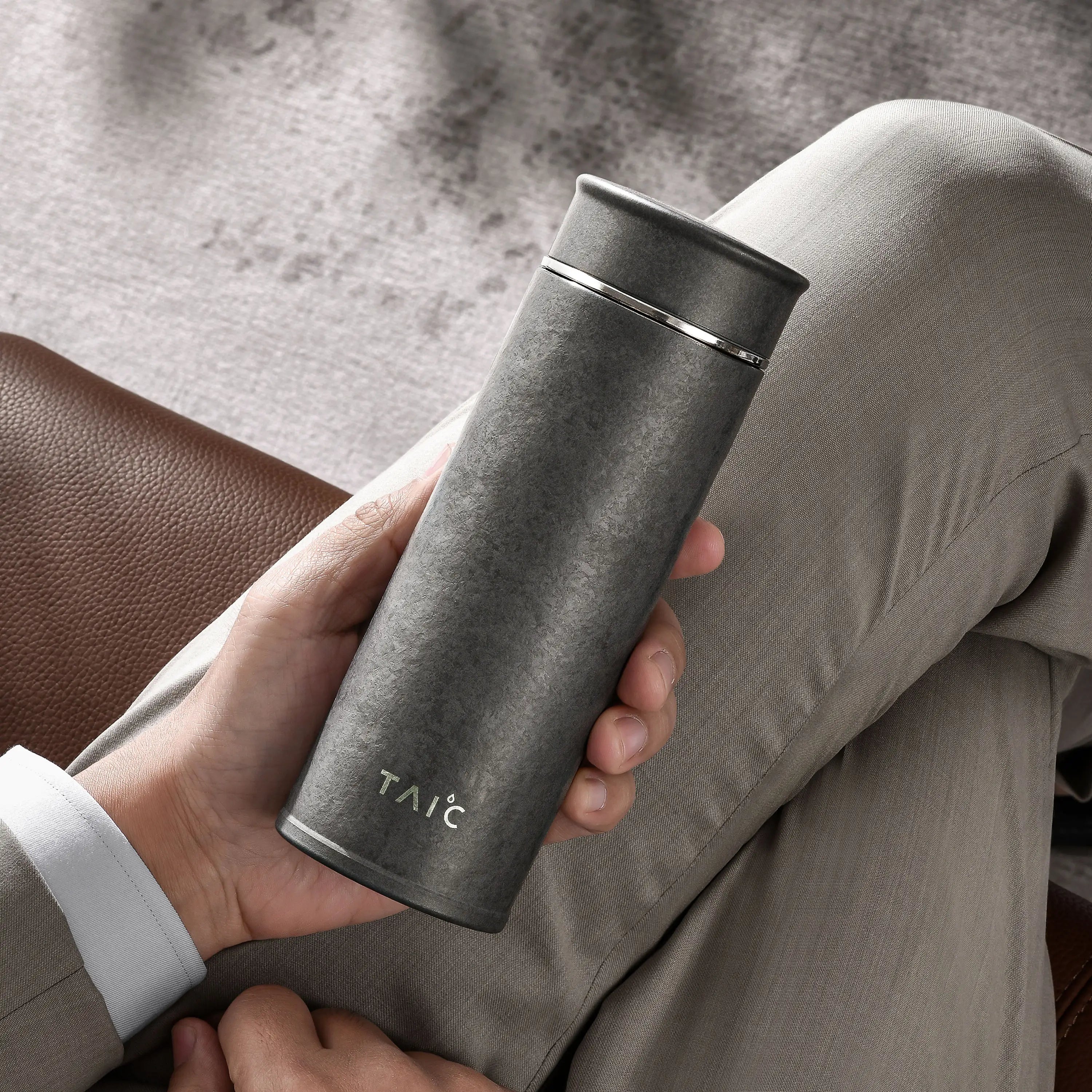 PURE TITANIUM MASTER WATER BOTTLE